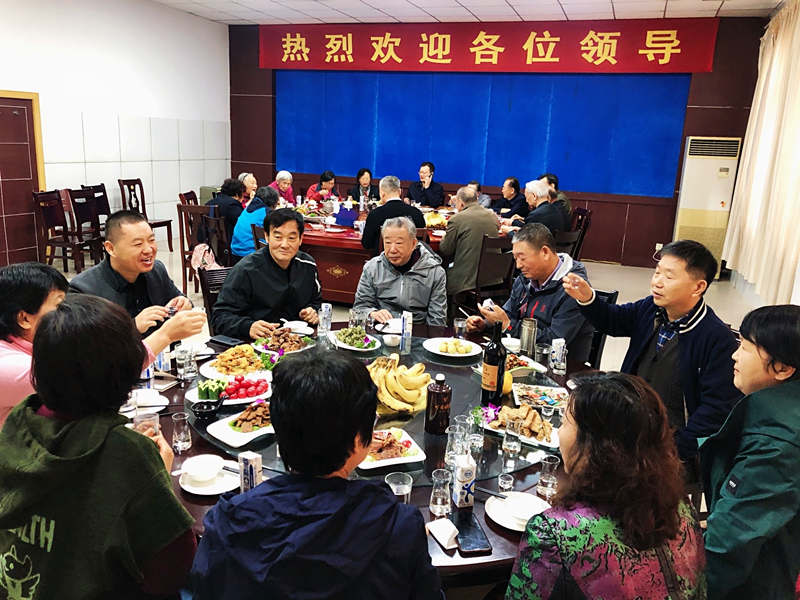 情暖重陽、共話發(fā)展——公司召開離退休老干部座談會(huì)